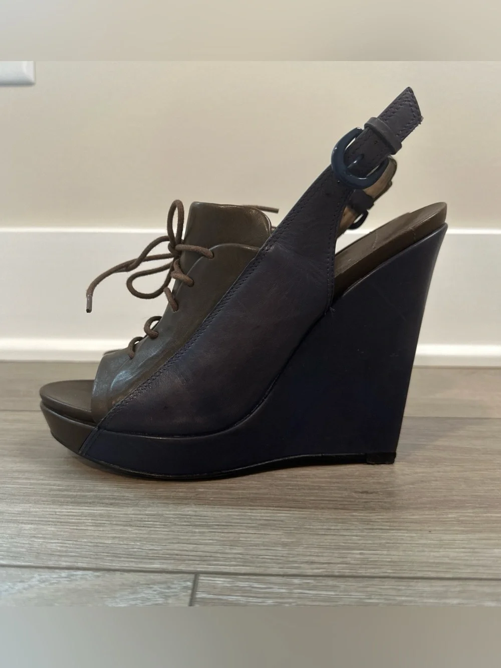 Womens 10 Crosby Derek Lam Size 8.5 Blue Brown Leather Slingback Wedge Sandals